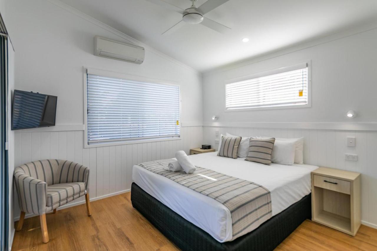 Ingenia Holidays Cairns Coconut Exterior photo A bedroom at the hotel