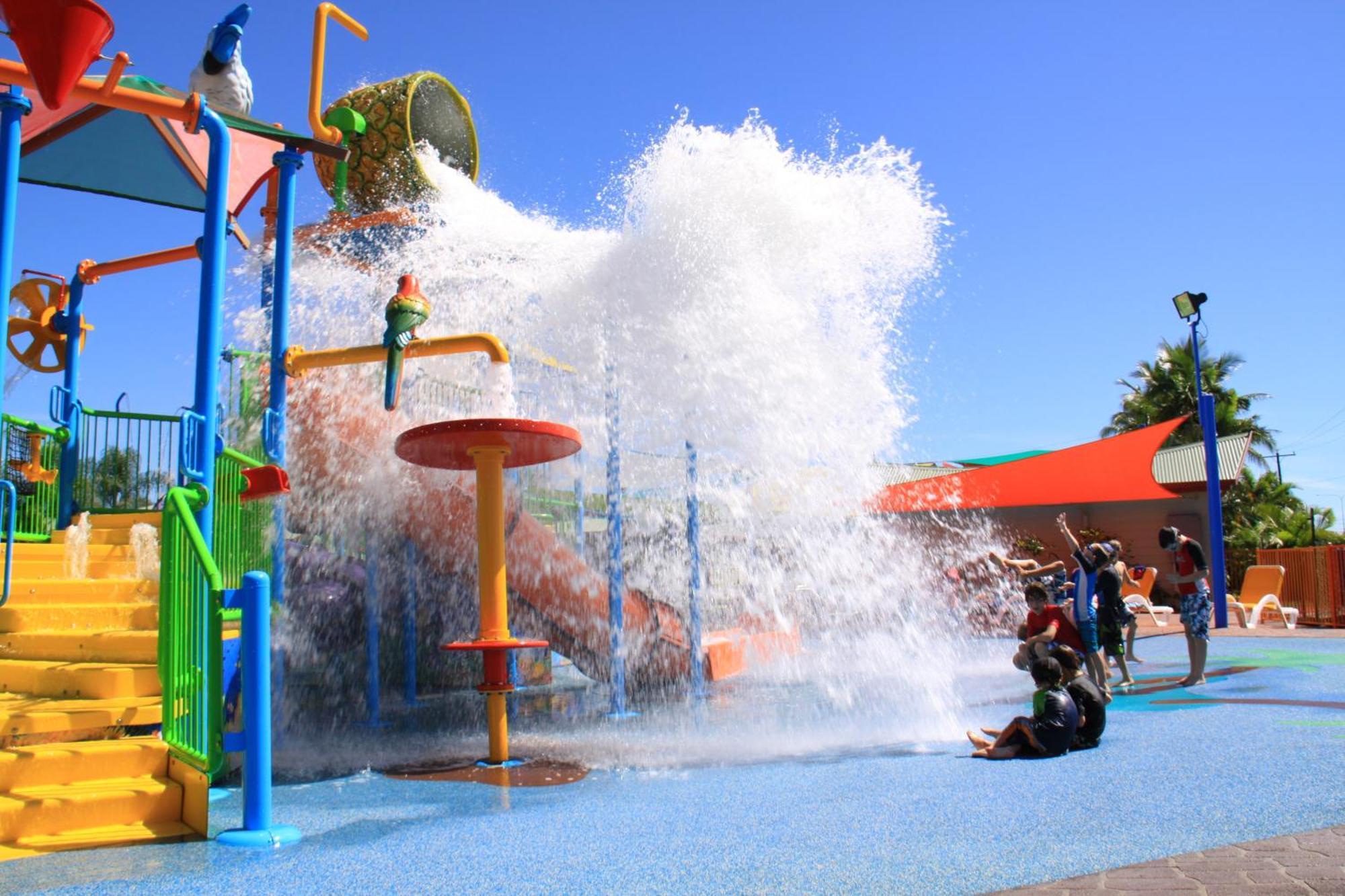 Ingenia Holidays Cairns Coconut Exterior photo Wet 'n' Wild Water Park