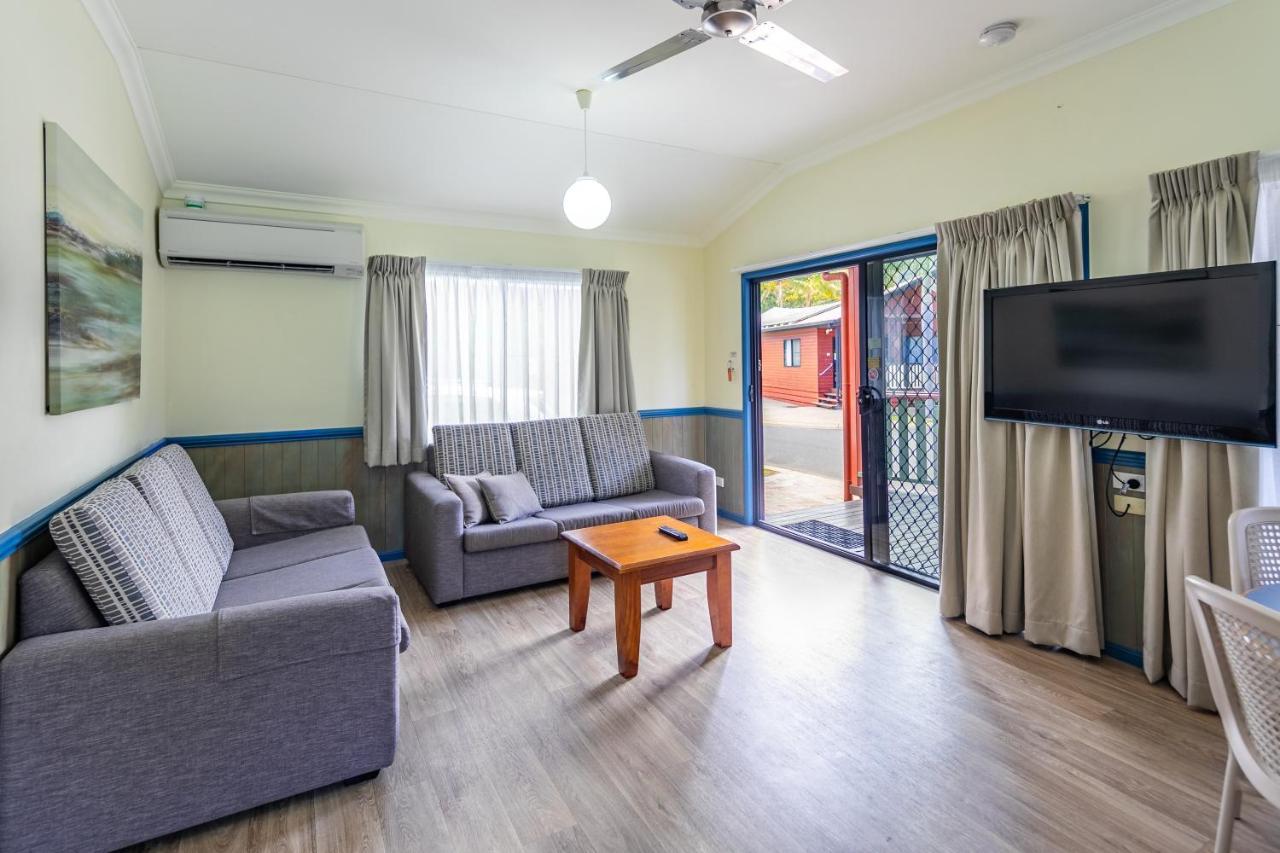 Ingenia Holidays Cairns Coconut Exterior photo Living area of a two-bedroom villa