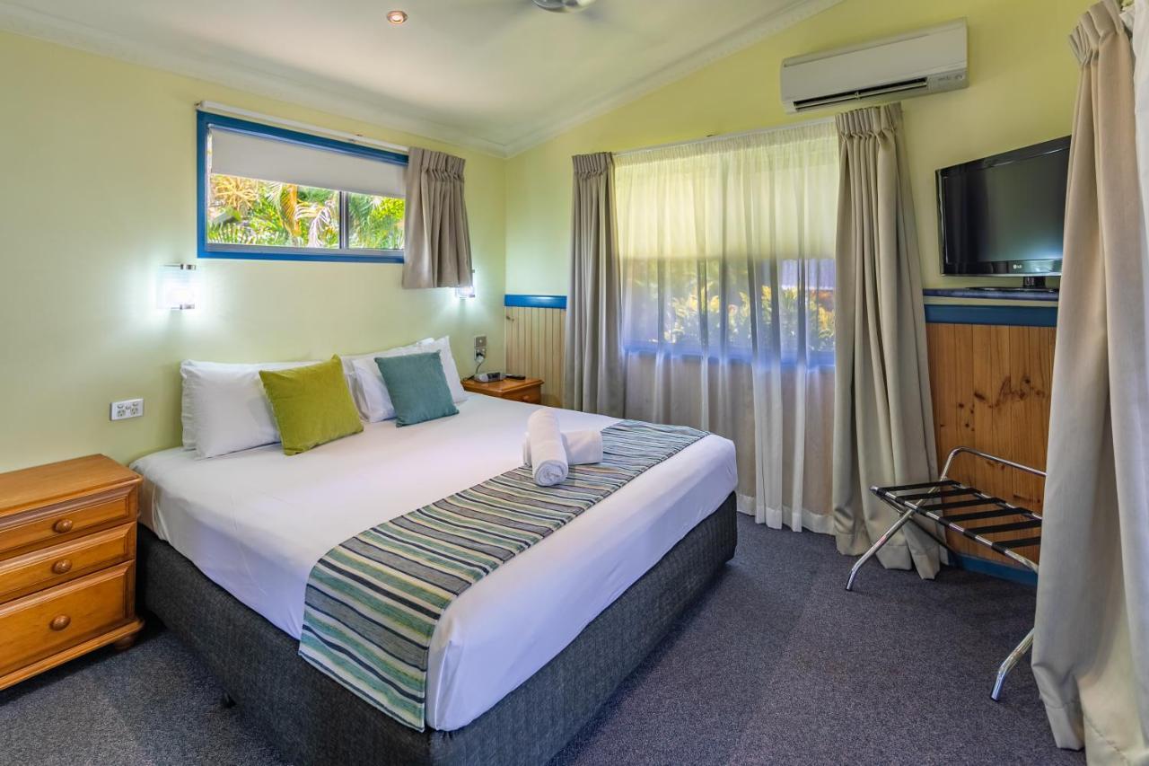 Ingenia Holidays Cairns Coconut Exterior photo A room at the hotel